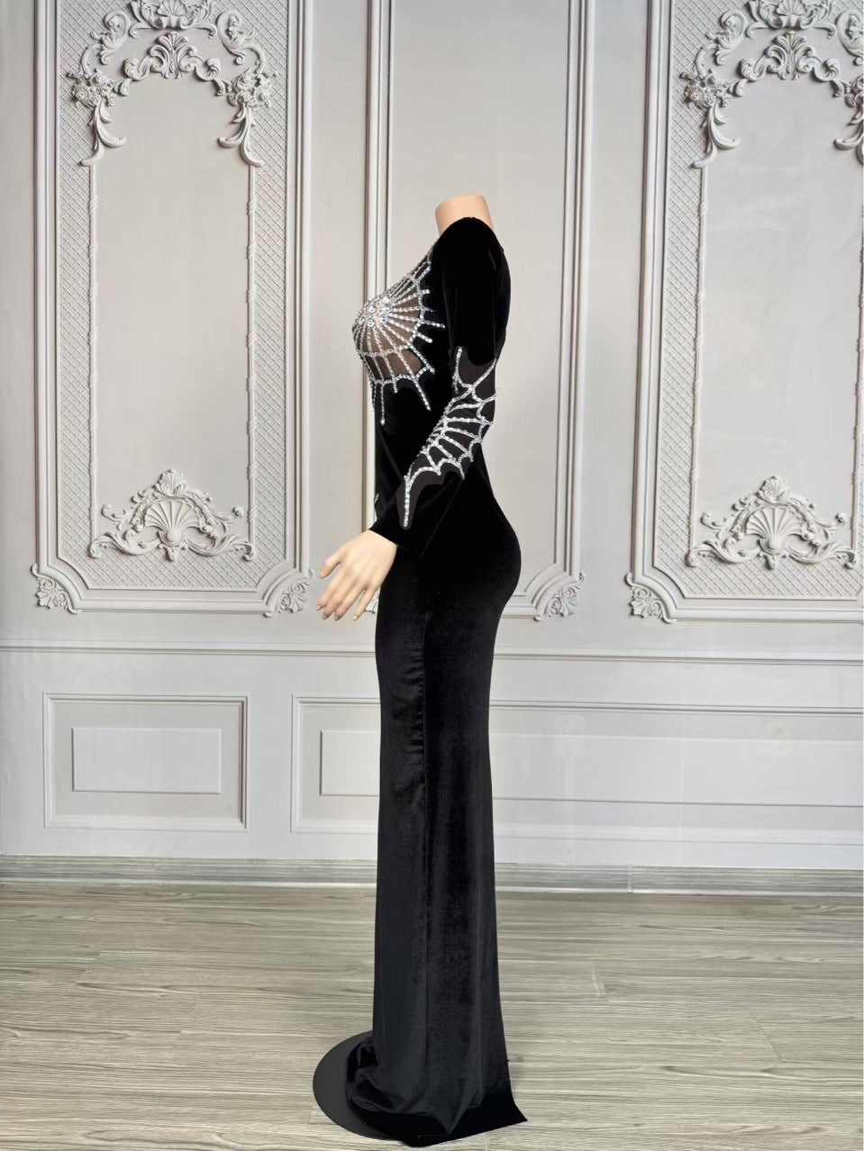 Damen Schwarze Samt-Langkleid mit Spinnweben-Muster, Strass-Besatz und Cut-Outs, Elegantes Party-Kleid für Fest Abendveranstaltung